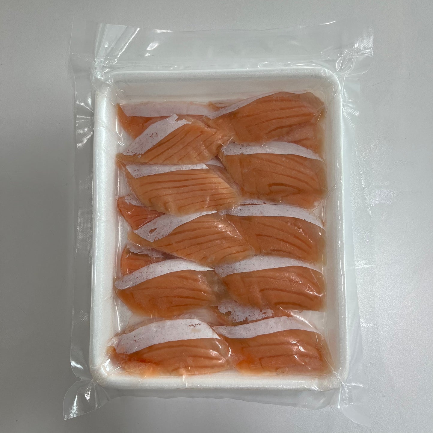 
                  
                    Salmon Belly Harasu Slice Skin Off | サーモンハラススライス(皮取り) | 160G
                  
                