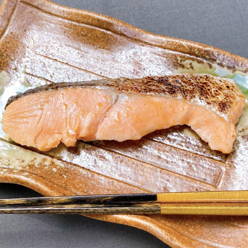 Grilled Salmon Steak (Salted) | 調理済み: サーモン切り身 (塩味) | 300G - SAKANA Singapore