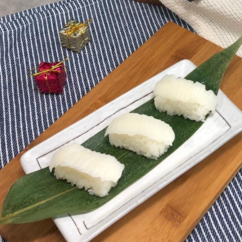 
                  
                    Engawa Sushi Slice | 刺身えんがわ | 160G
                  
                